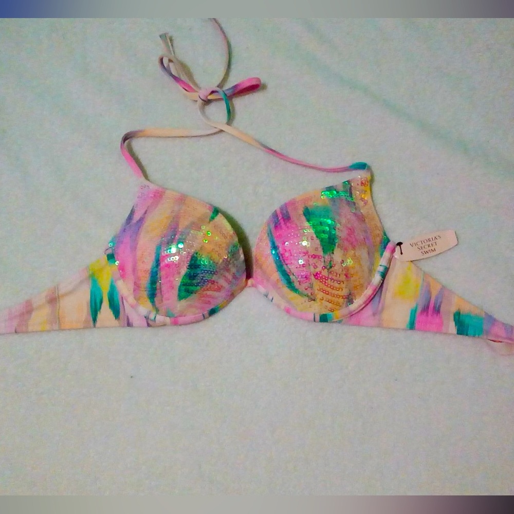 Victoria’s Secret bikini top NWT